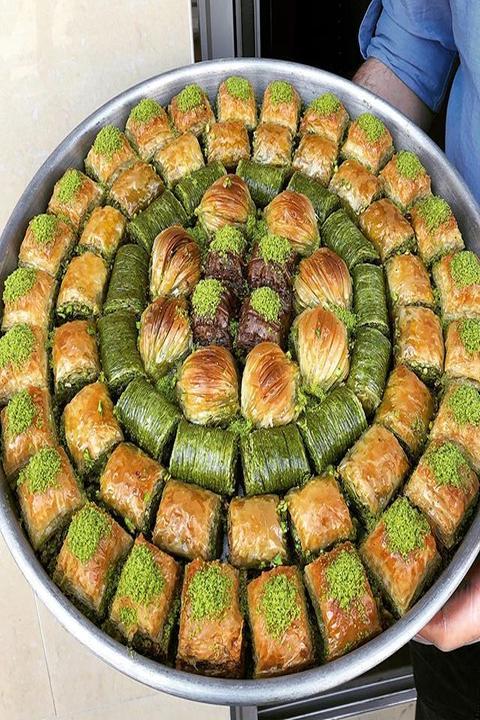 Efendi Bey Patisserie & Cafe